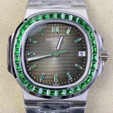 Patek Philippe Nautilus Emerald Bezel 40mm – Ref. 5711 Custom